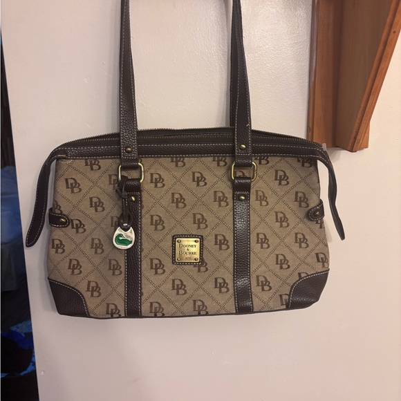 Dooney & Bourke Beige Monogram Interior - Picture 1 of 4